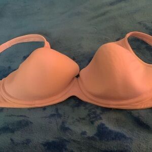 EUC 36D Body By Victoria bra